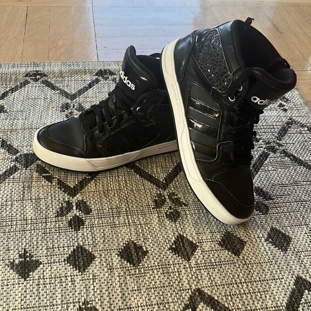 Womens Adidas High Tops Size 7 1/2